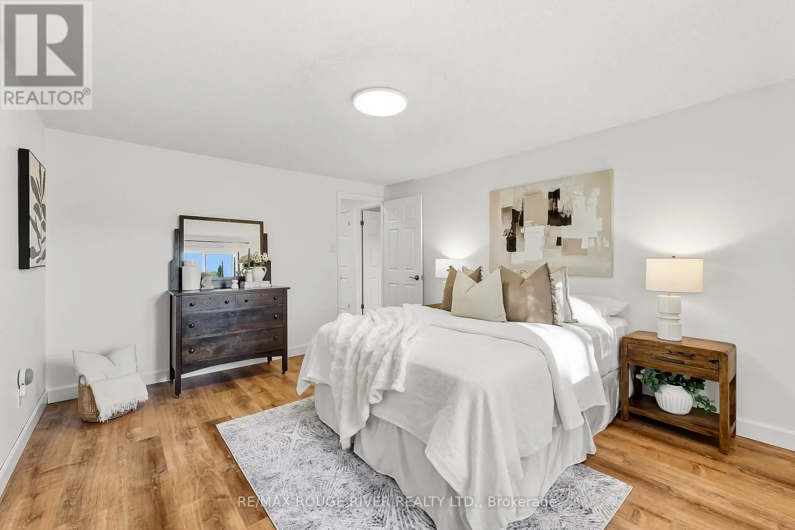 28 WYNDFIELD CRESCENT