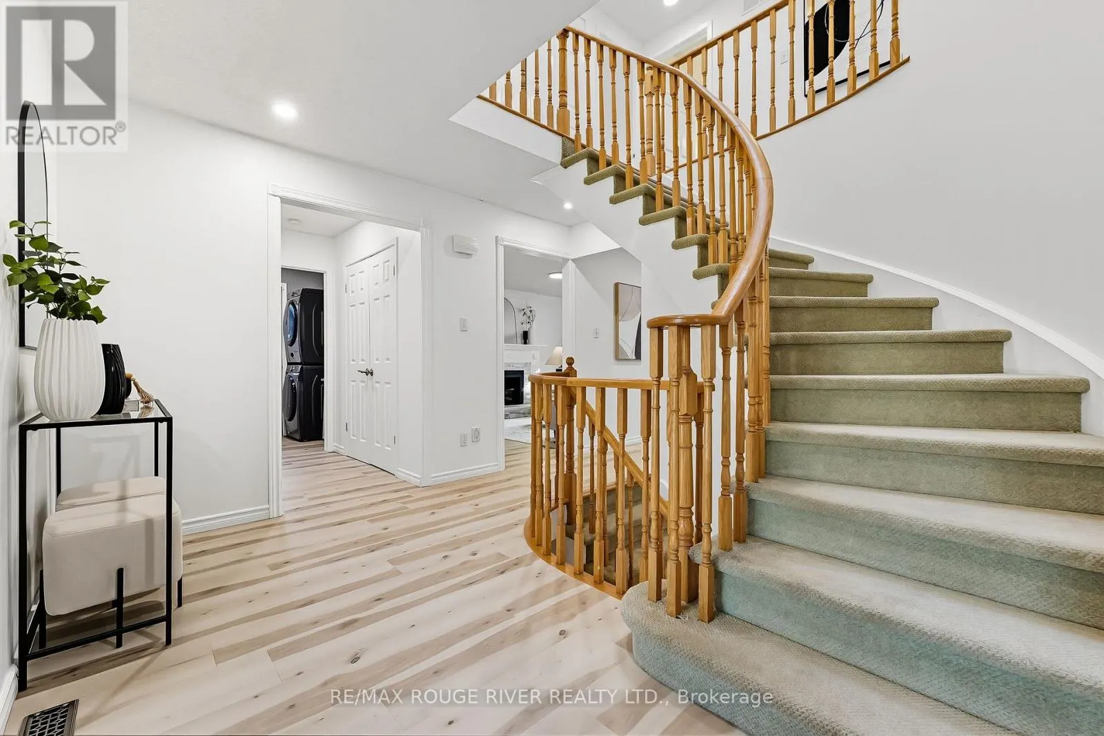 28 WYNDFIELD CRESCENT