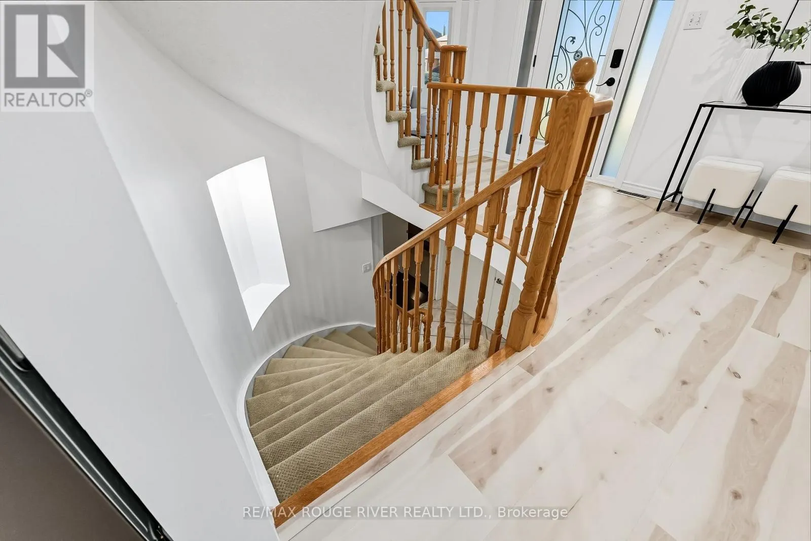 28 WYNDFIELD CRESCENT