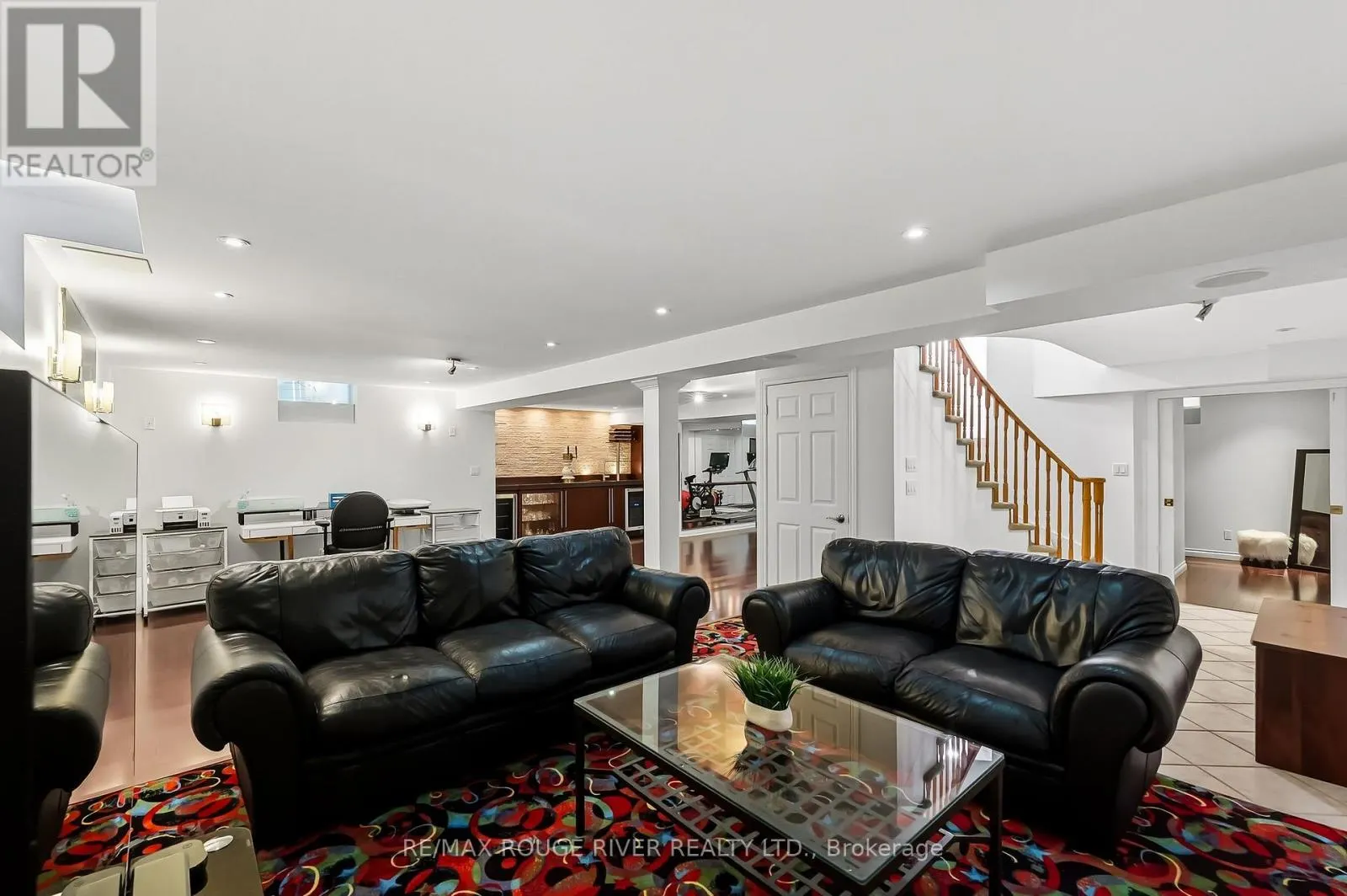 28 WYNDFIELD CRESCENT
