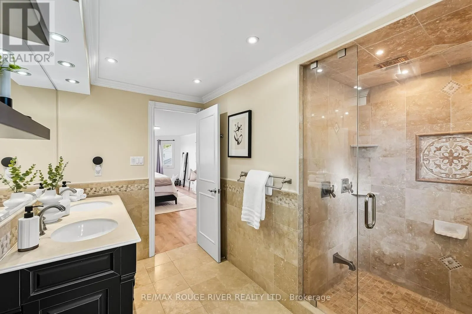 28 WYNDFIELD CRESCENT