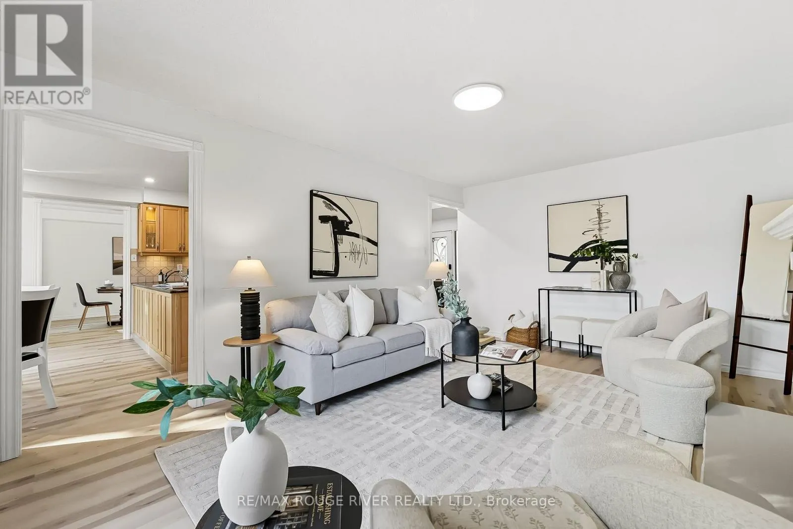 28 WYNDFIELD CRESCENT