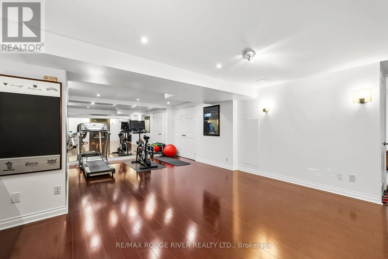 28 WYNDFIELD CRESCENT
