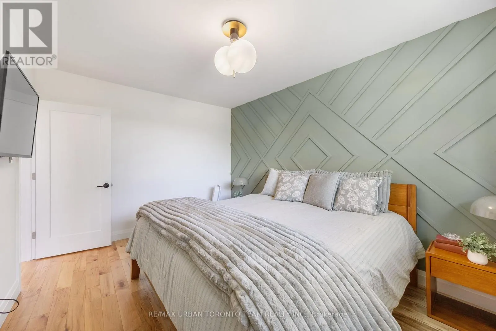 52 EARSWICK DRIVE