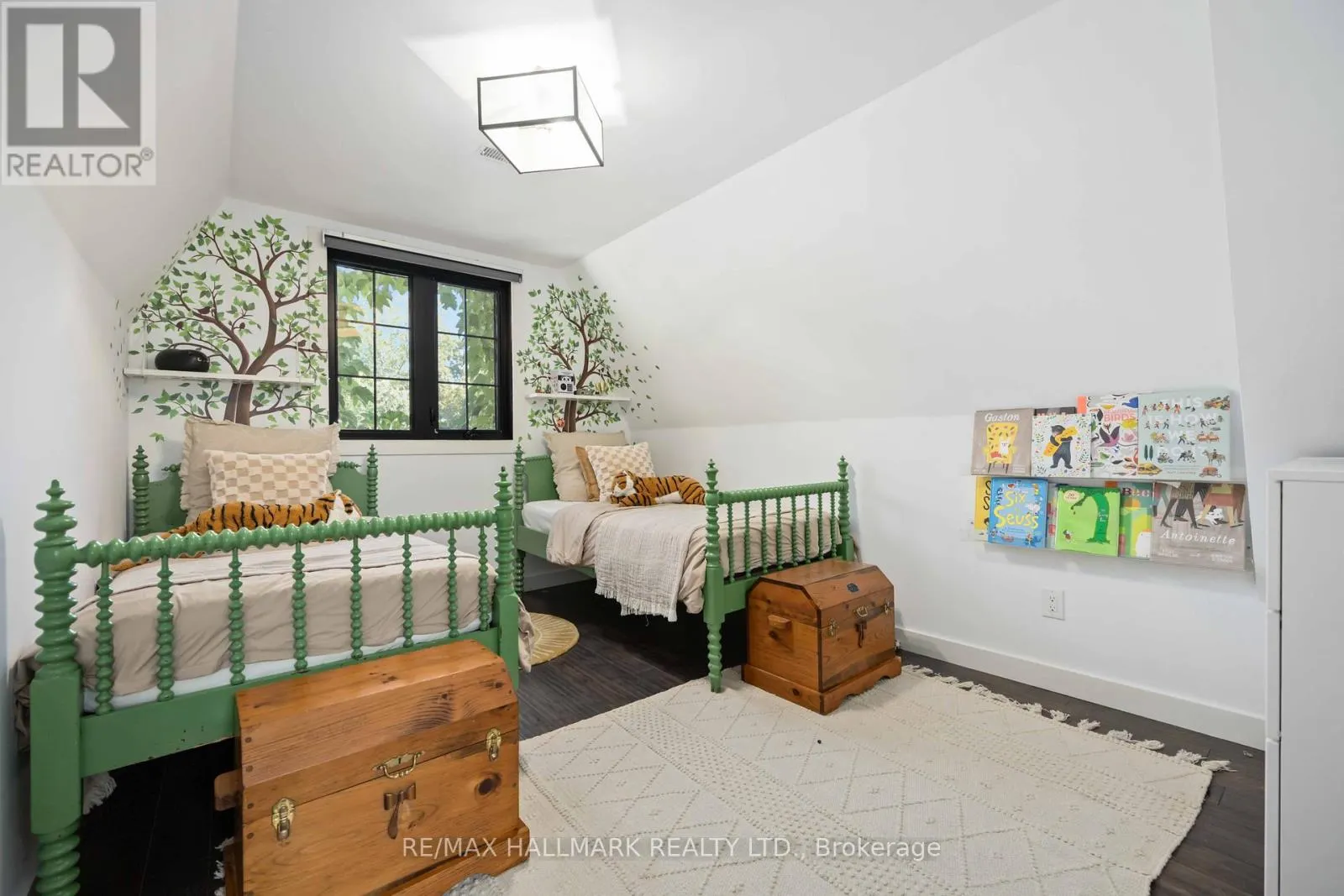 386 WOODGRANGE AVENUE