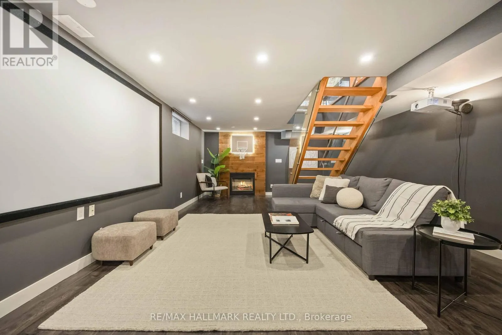 386 WOODGRANGE AVENUE
