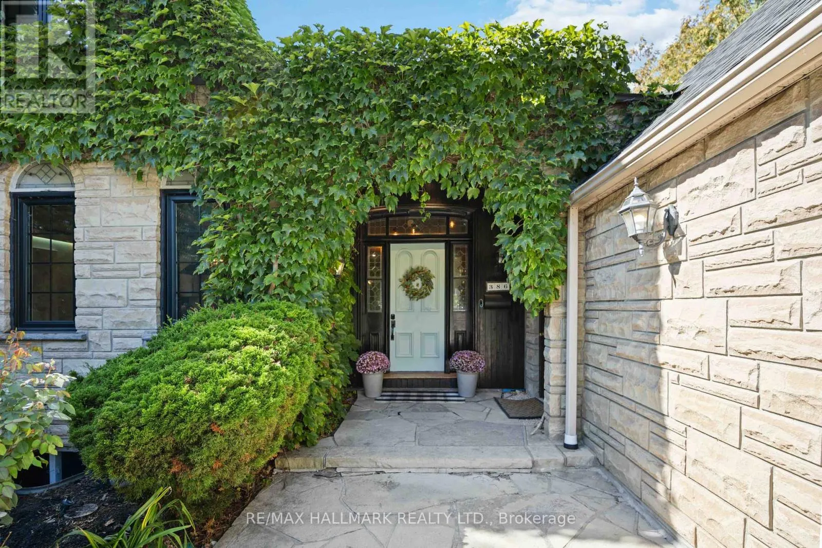 386 WOODGRANGE AVENUE
