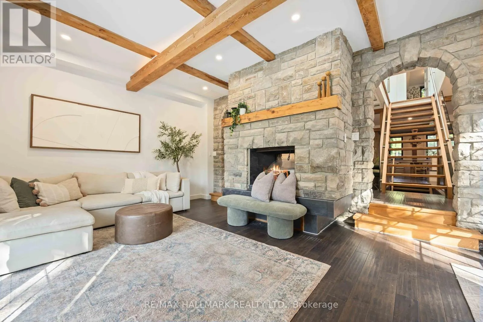 386 WOODGRANGE AVENUE