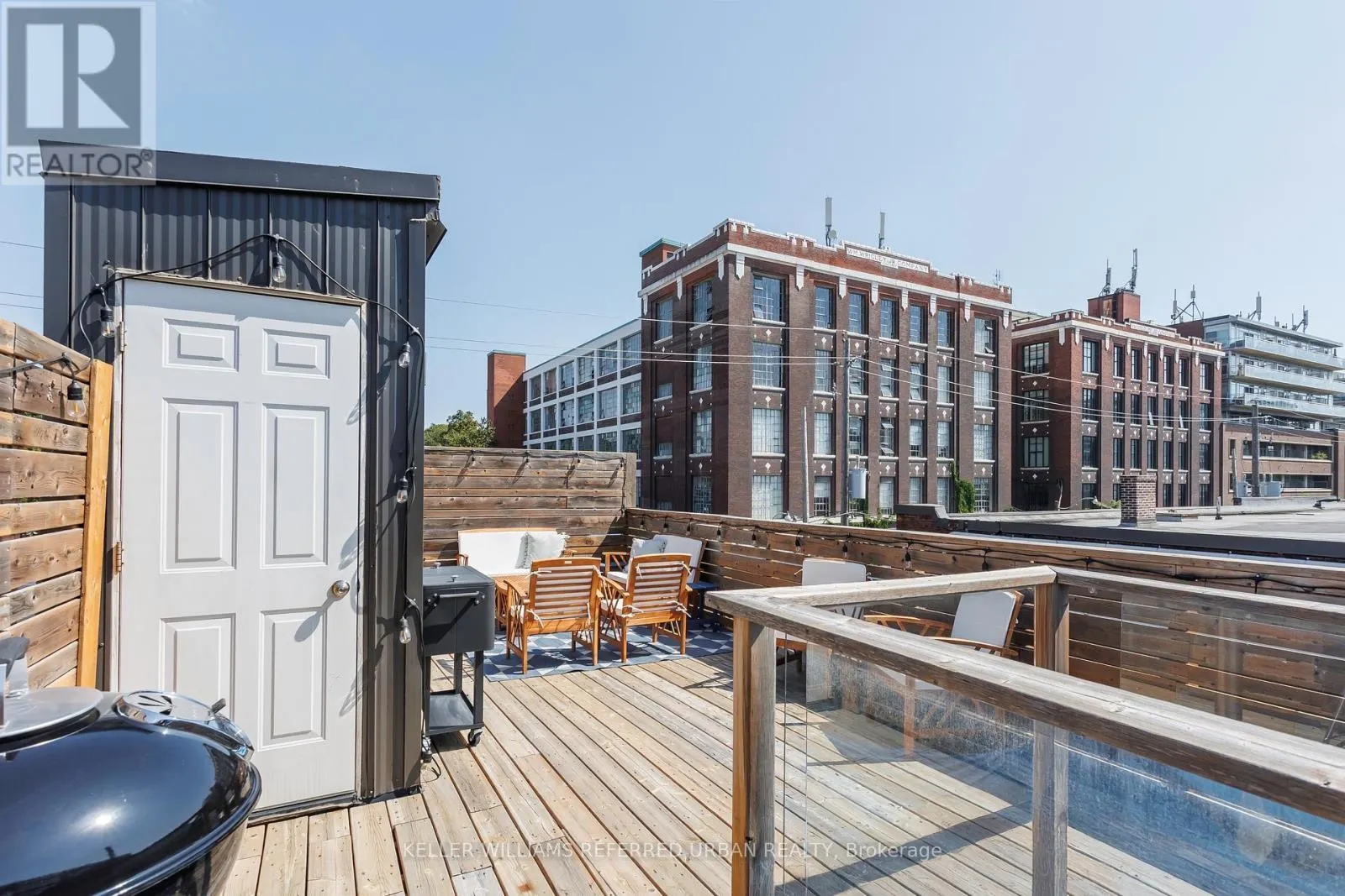 106 - 326 CARLAW AVENUE