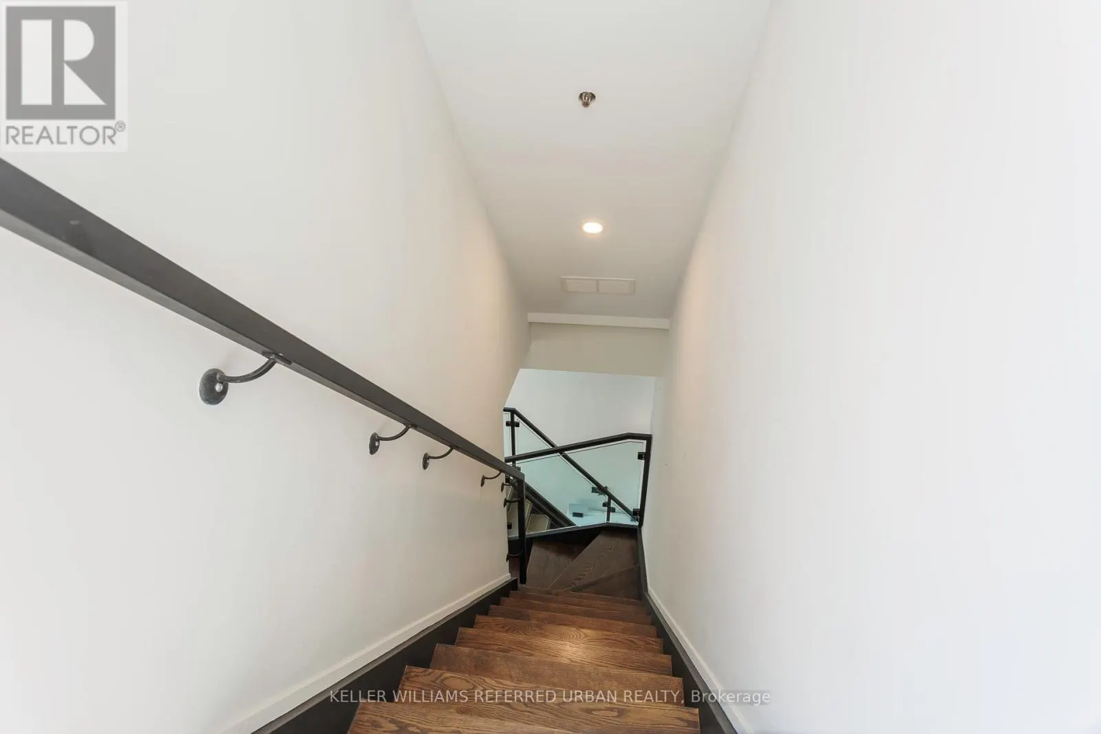 106 - 326 CARLAW AVENUE