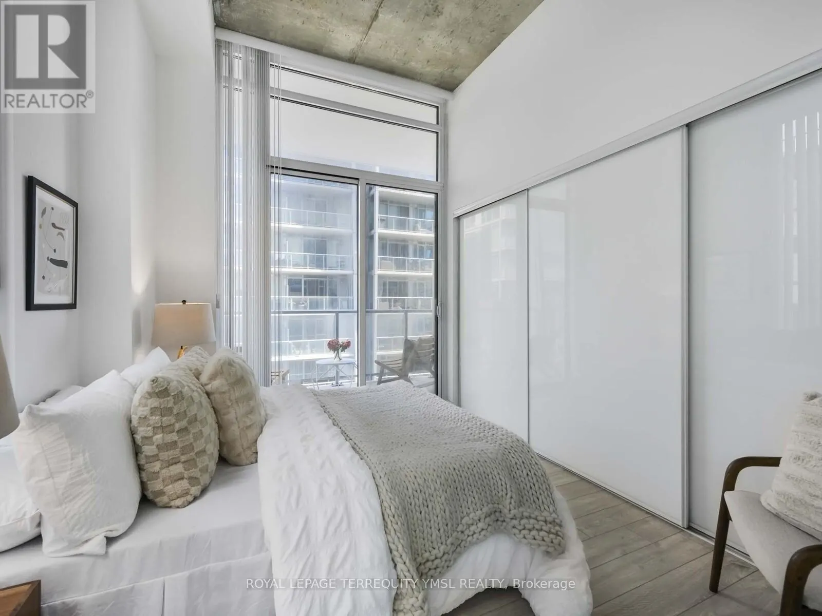 501 - 15 BASEBALL PLACE