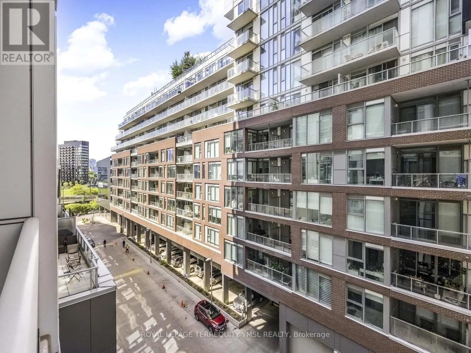 501 - 15 BASEBALL PLACE