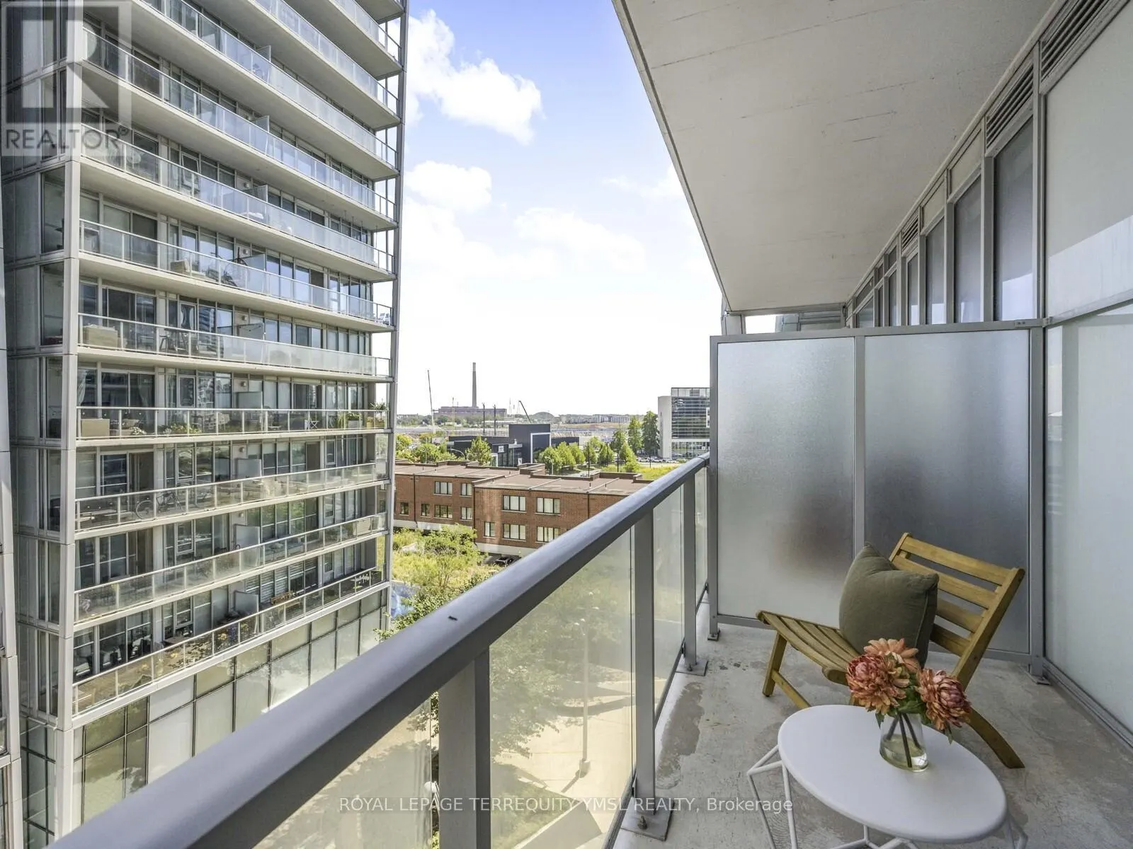 501 - 15 BASEBALL PLACE