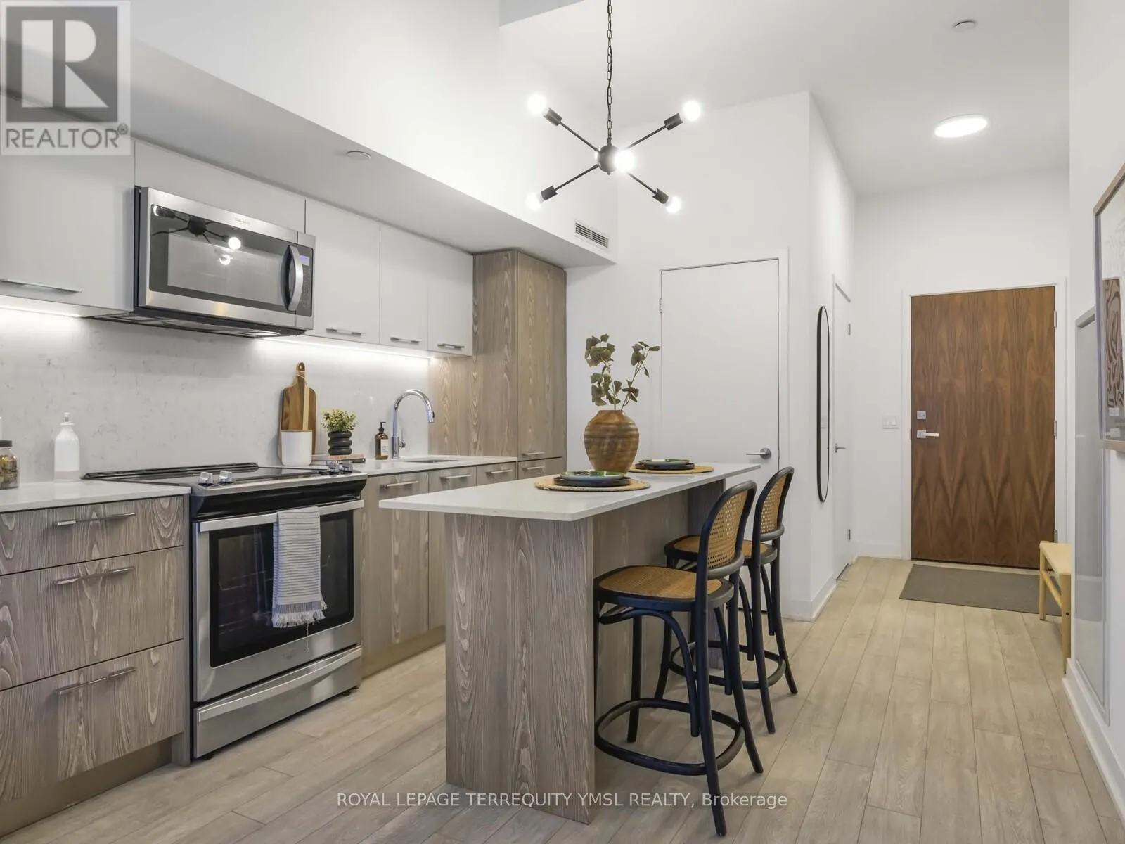 501 - 15 BASEBALL PLACE