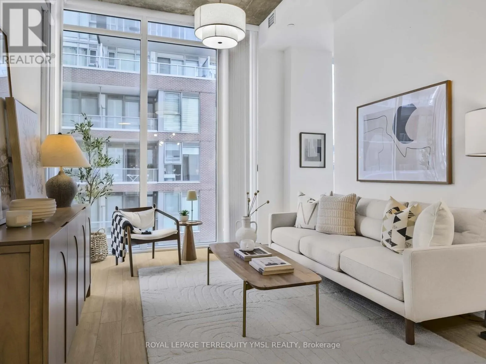 501 - 15 BASEBALL PLACE