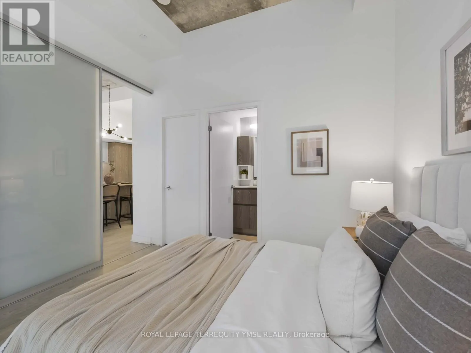 501 - 15 BASEBALL PLACE