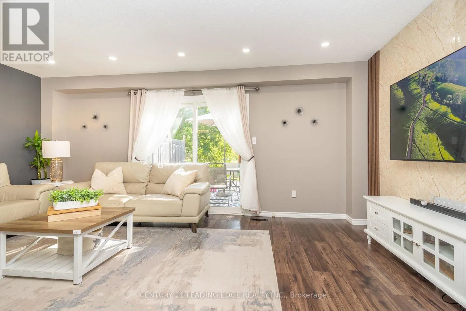 505 LANCELOT CRESCENT