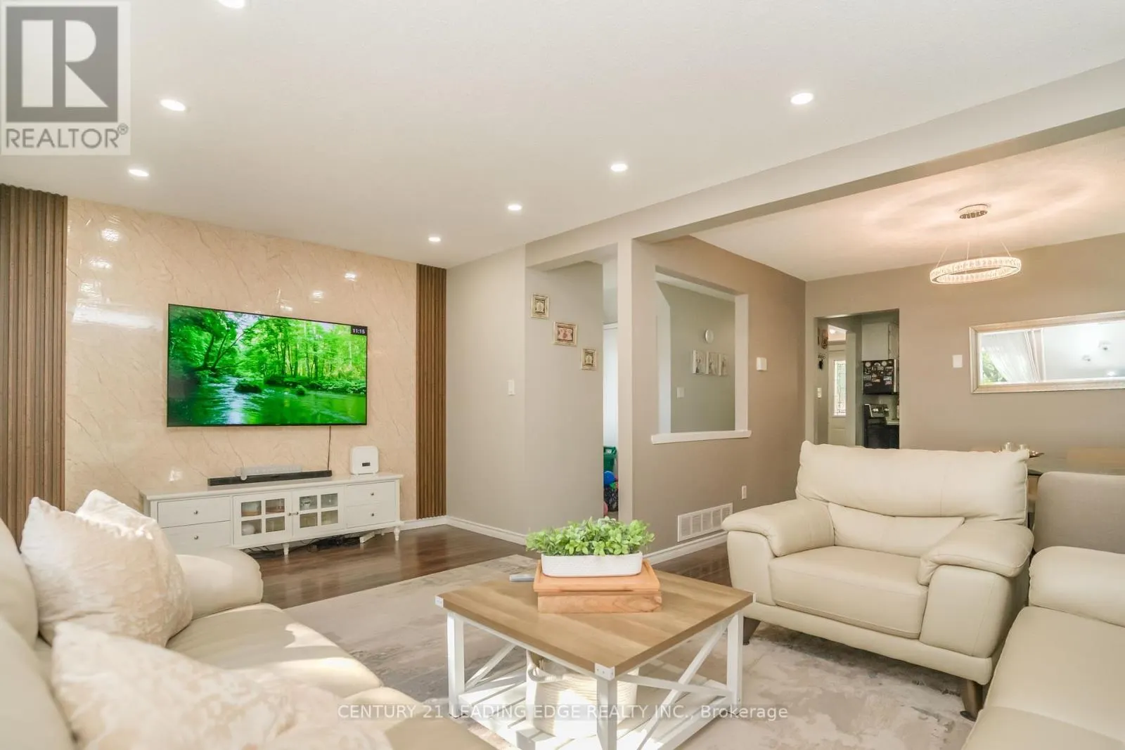 505 LANCELOT CRESCENT