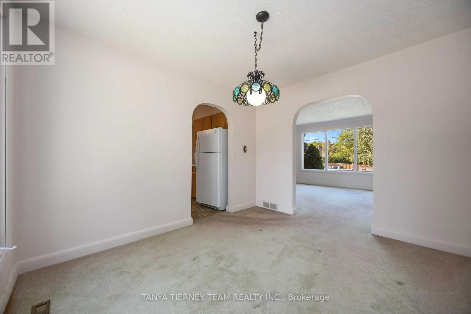 1107 BYRON STREET S