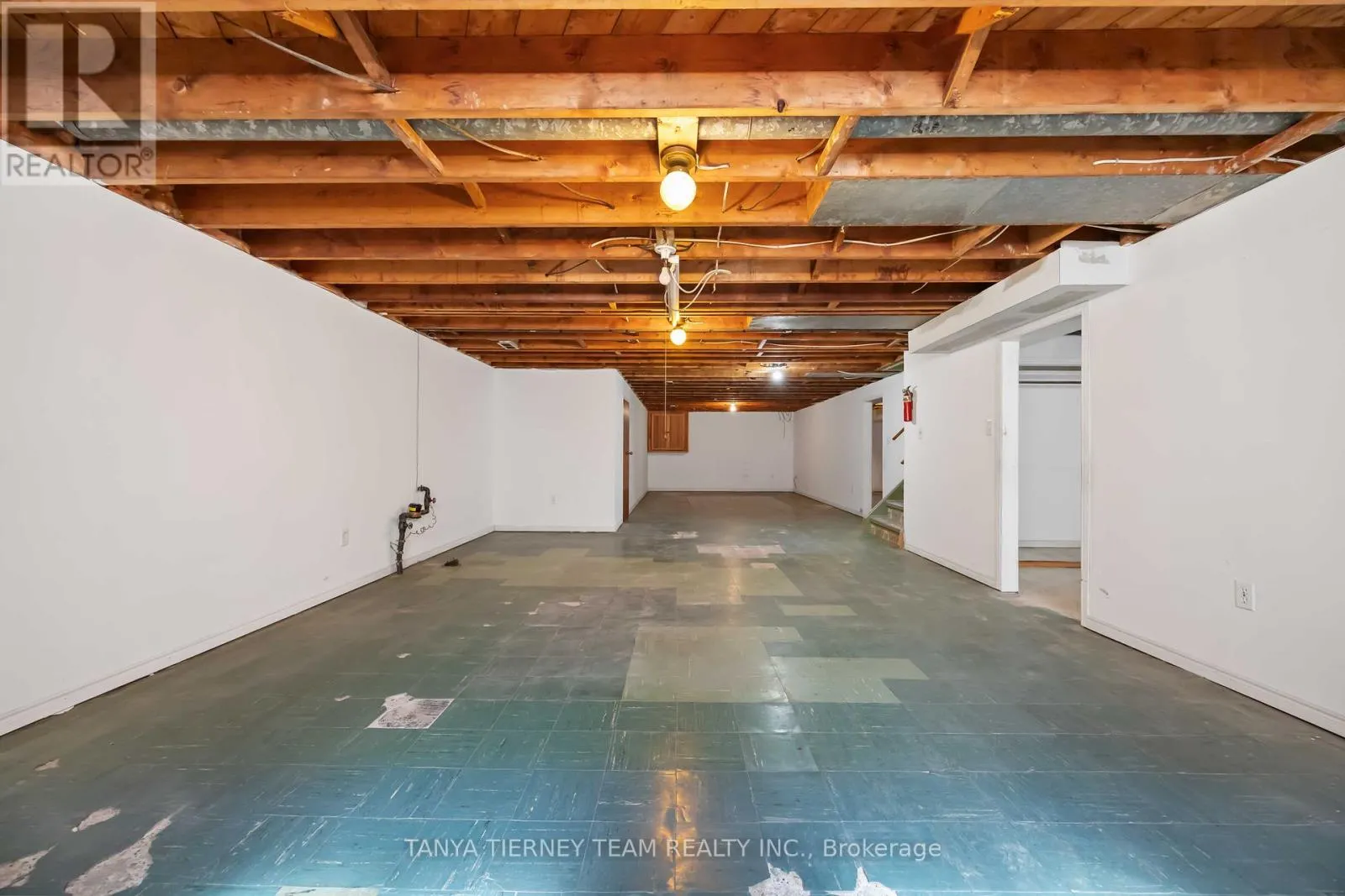 1107 BYRON STREET S