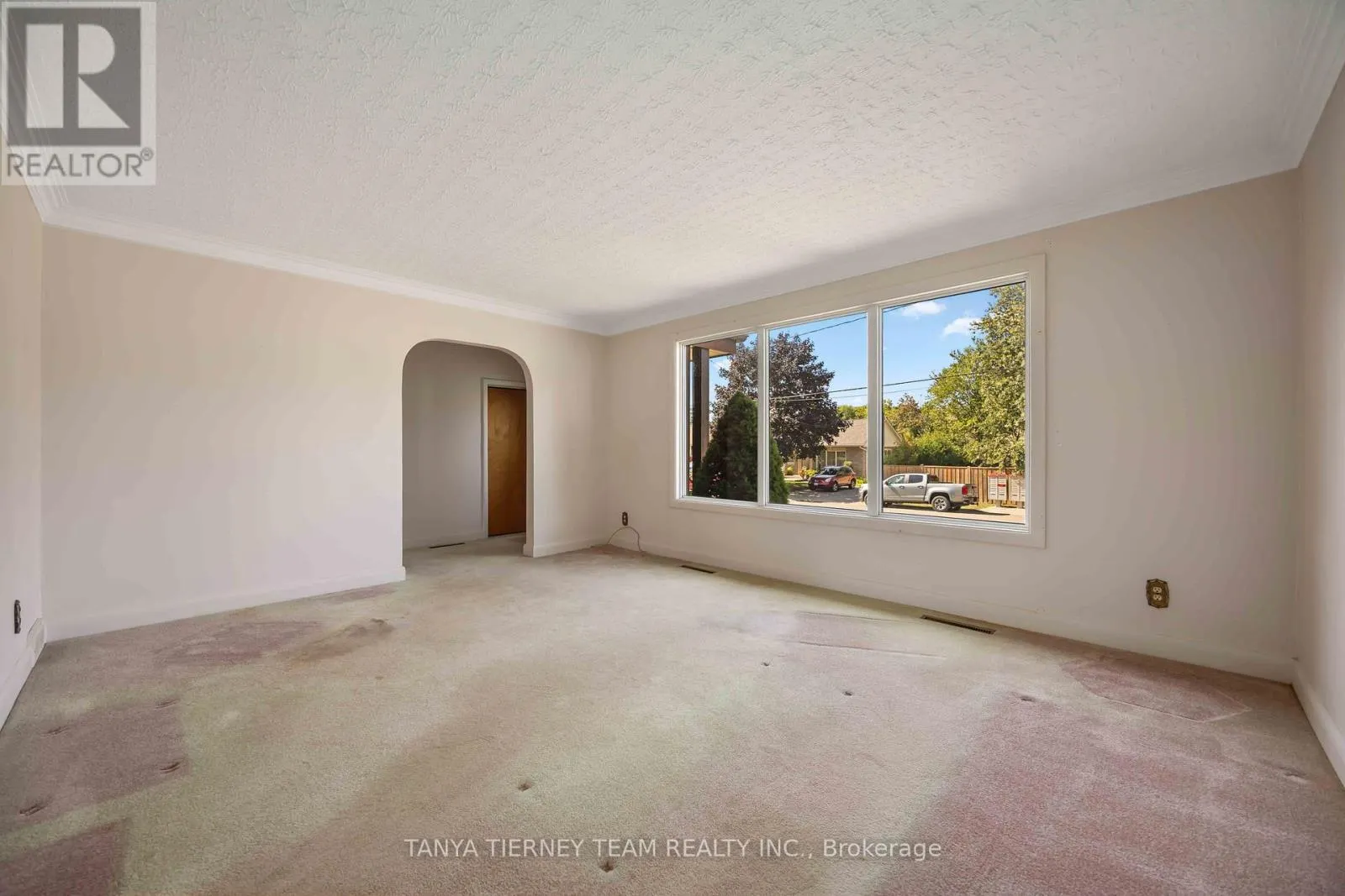 1107 BYRON STREET S