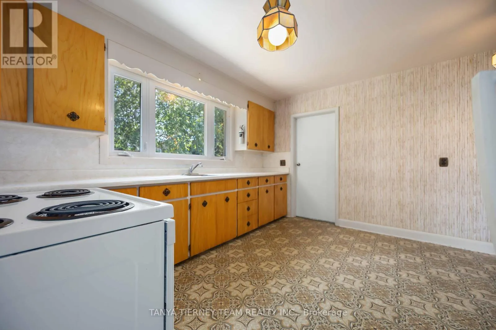 1107 BYRON STREET S