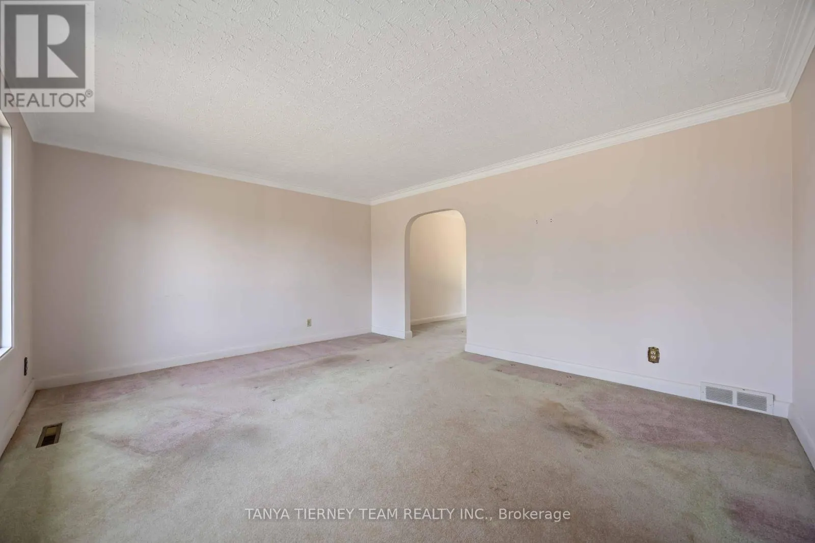 1107 BYRON STREET S