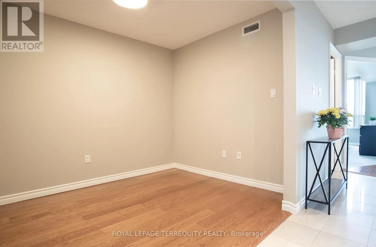 1232 - 125 OMNI DRIVE