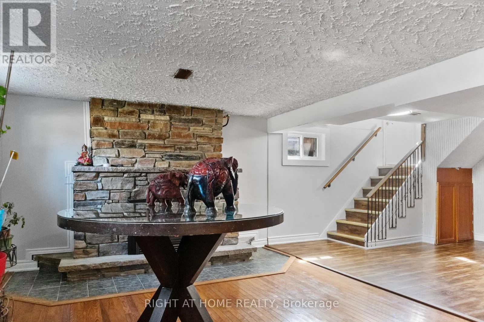 2 EMMELINE CRESCENT