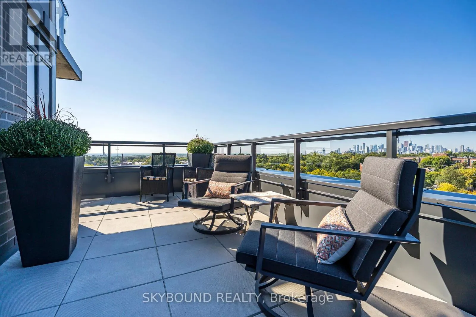 # 703 - 630 GREENWOOD AVENUE