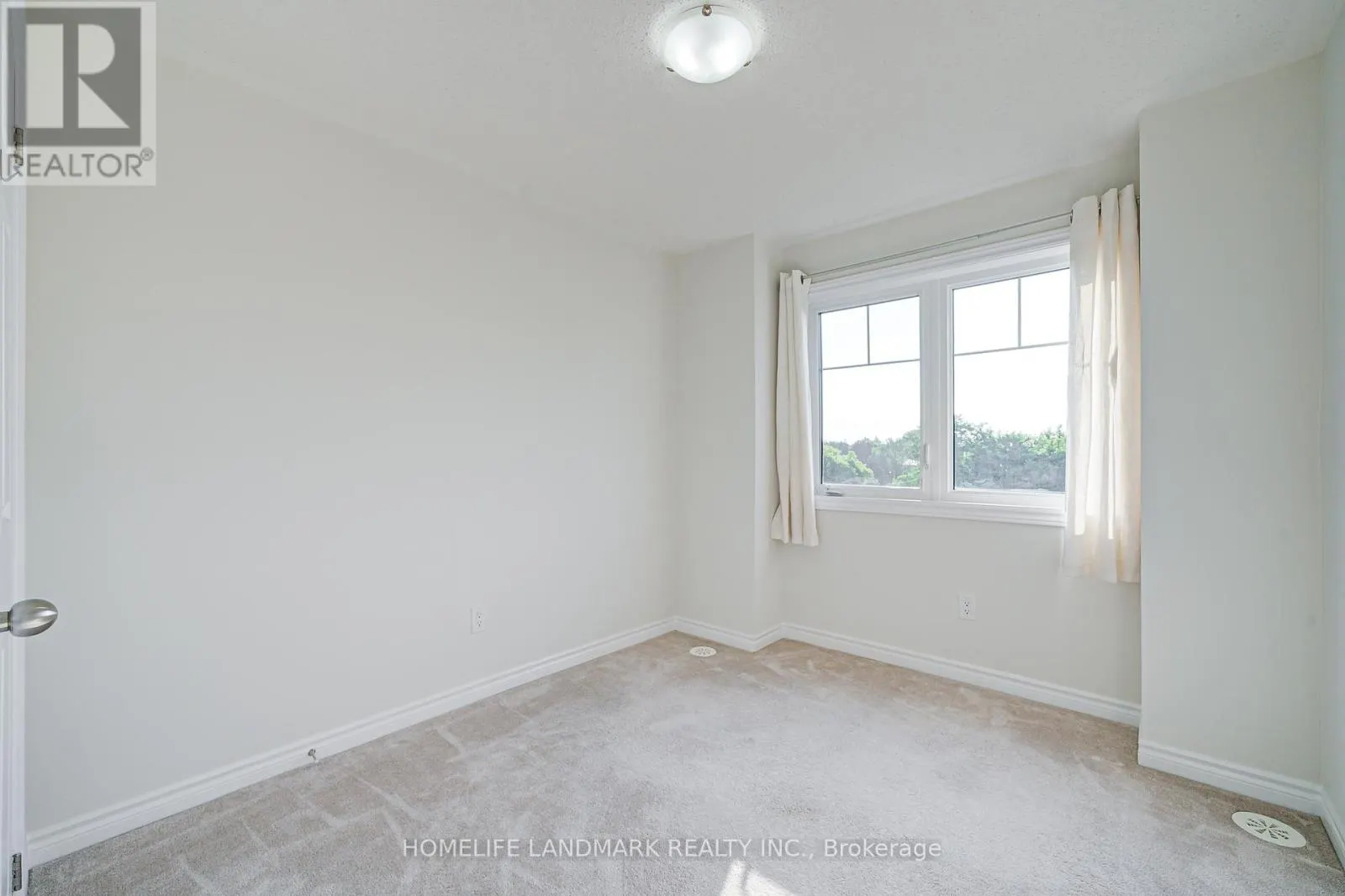 8 - 9 EATON PARK LANE