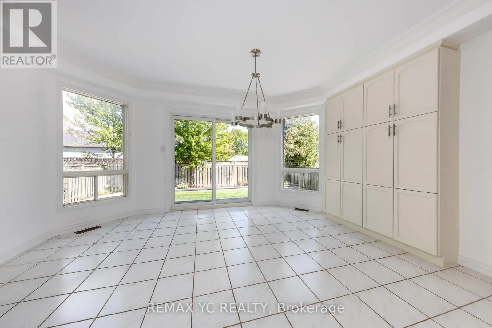 896 DARWIN DRIVE