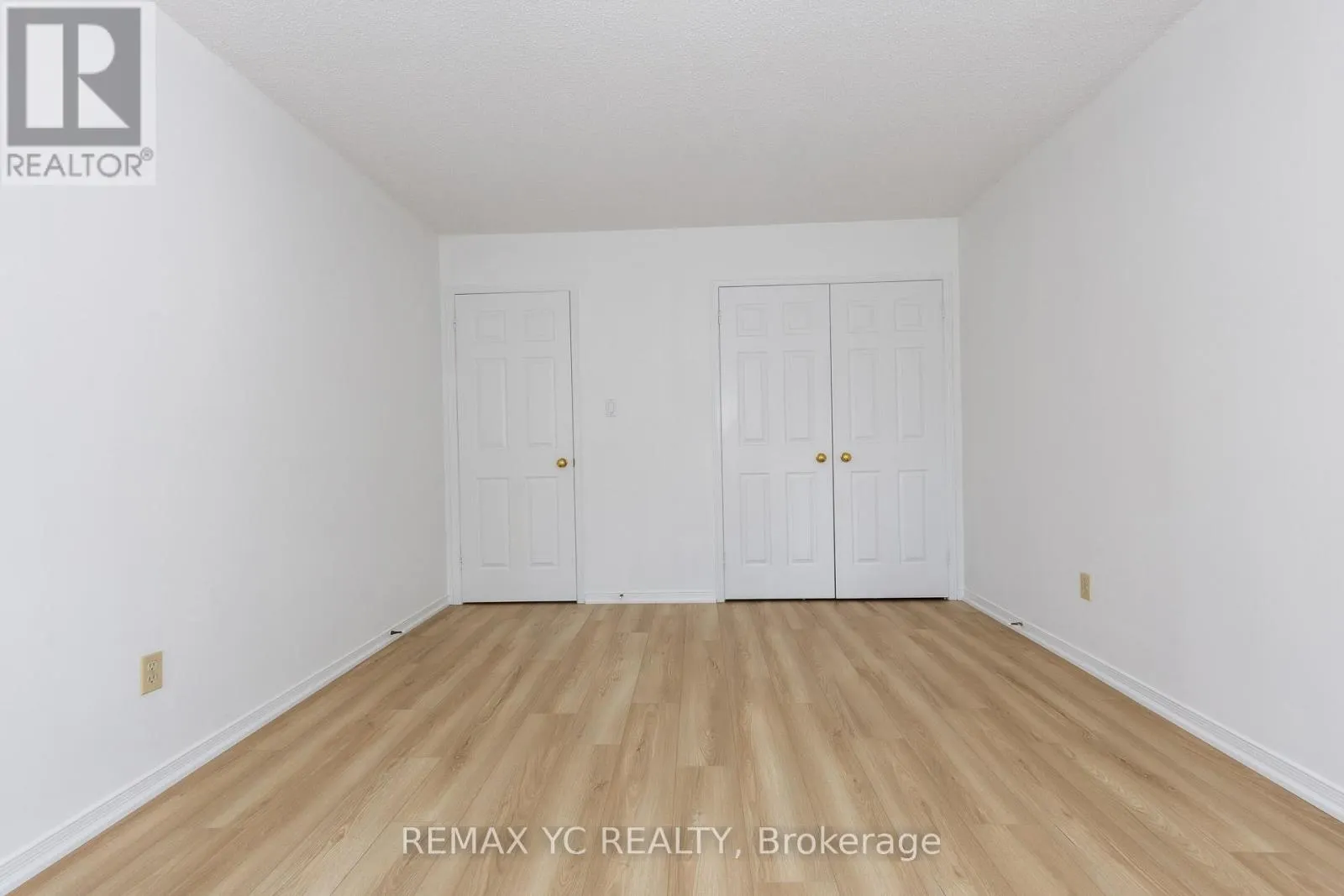 896 DARWIN DRIVE