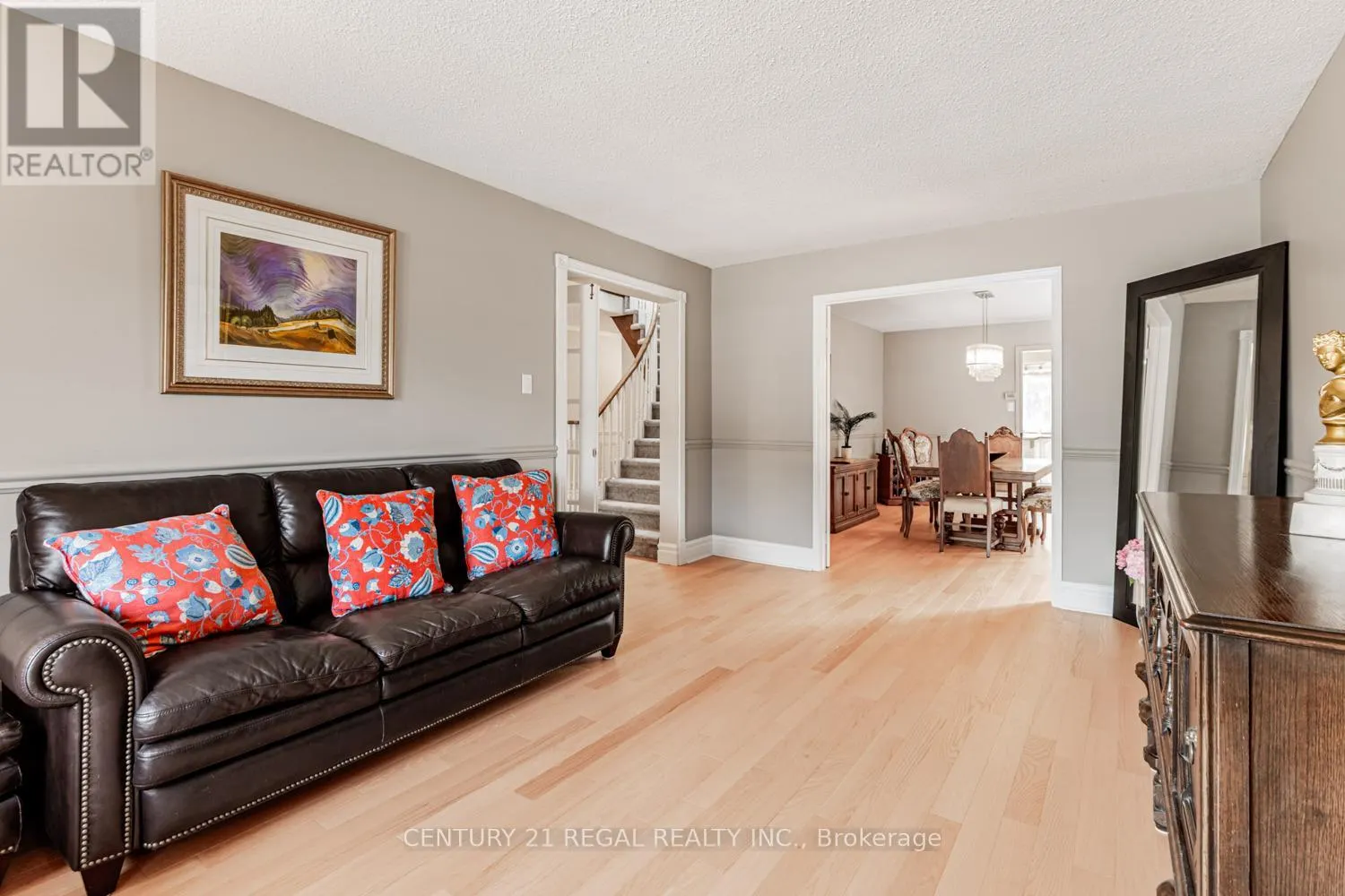 42 MILNER CRESCENT
