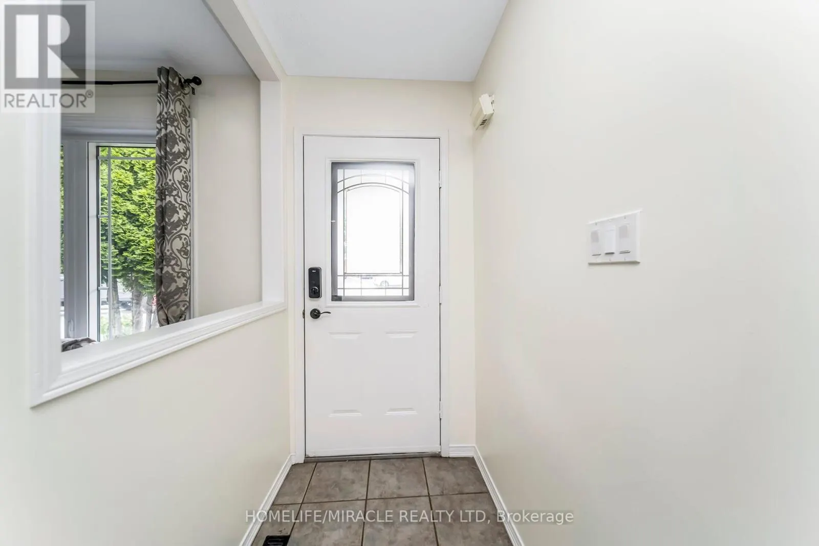 27 - 165 TAPSCOTT ROAD N