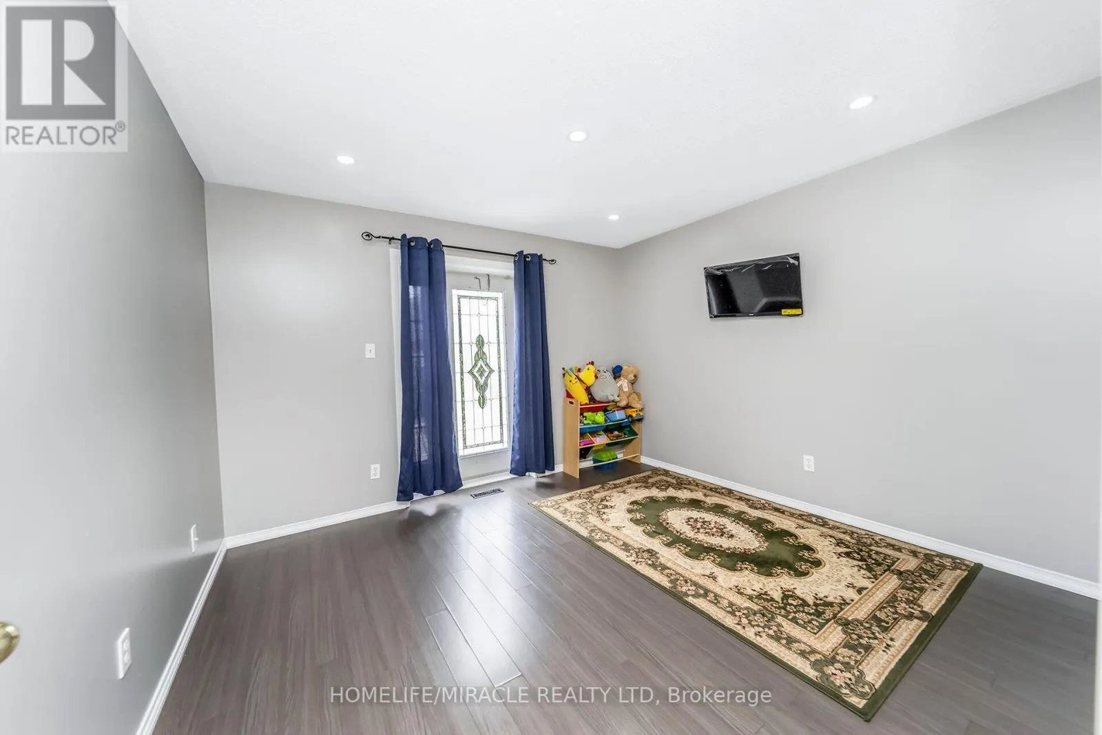 27 - 165 TAPSCOTT ROAD N