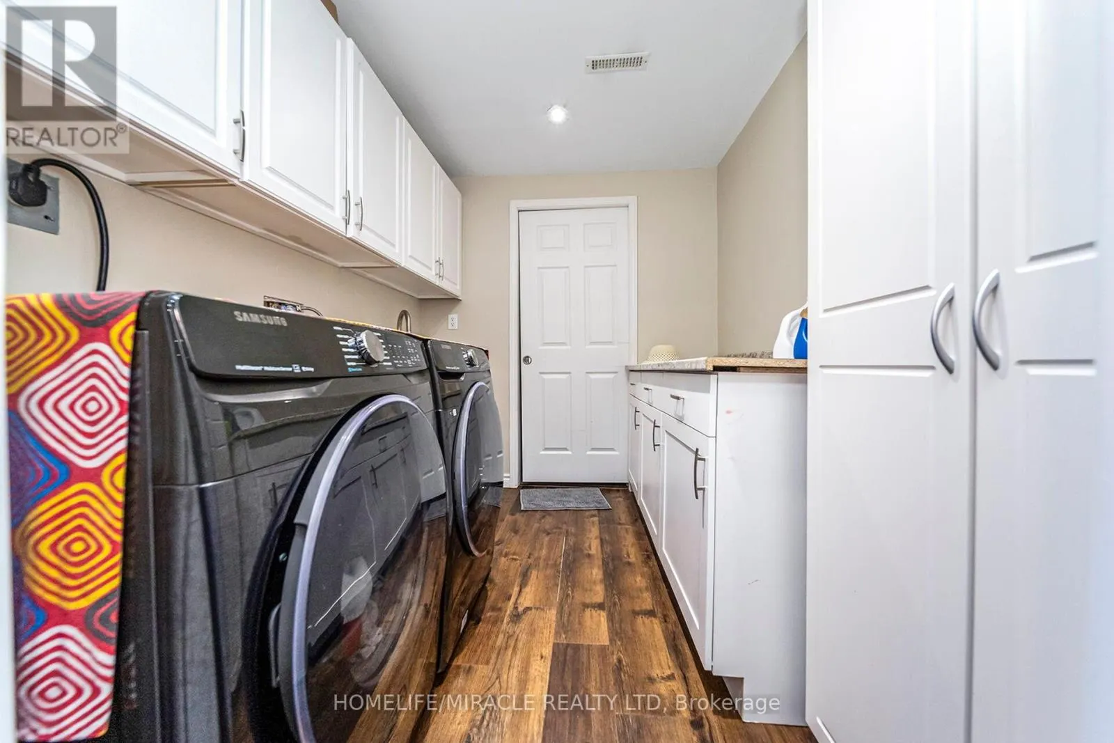 27 - 165 TAPSCOTT ROAD N