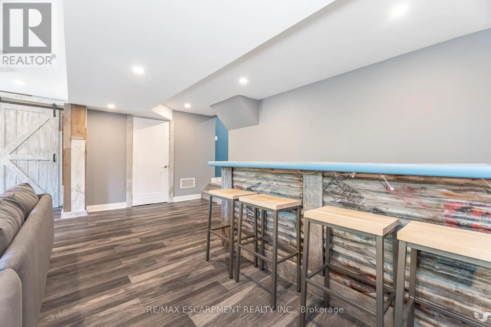 362 PRINCE OF WALES DRIVE