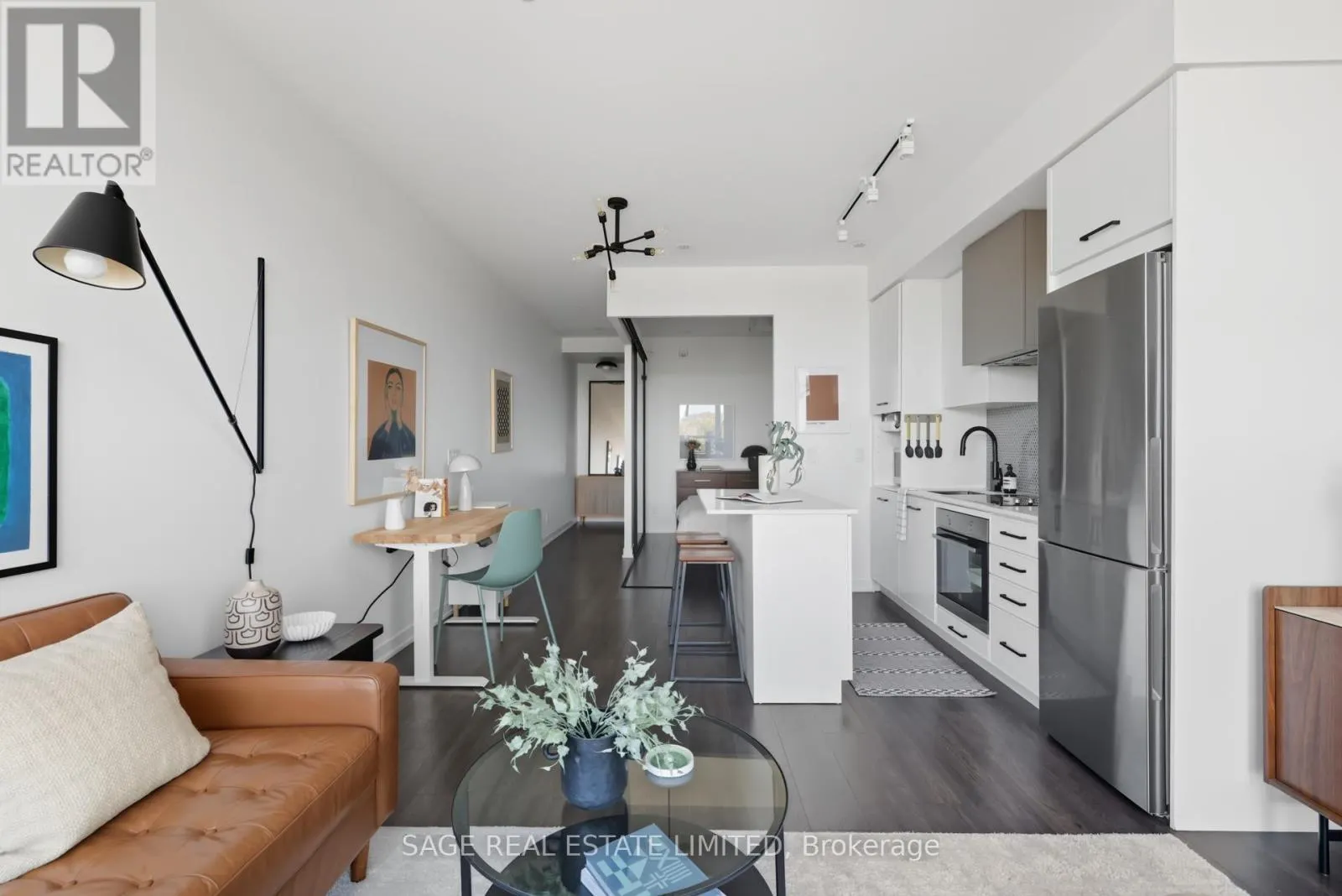 605 - 899 QUEEN STREET E