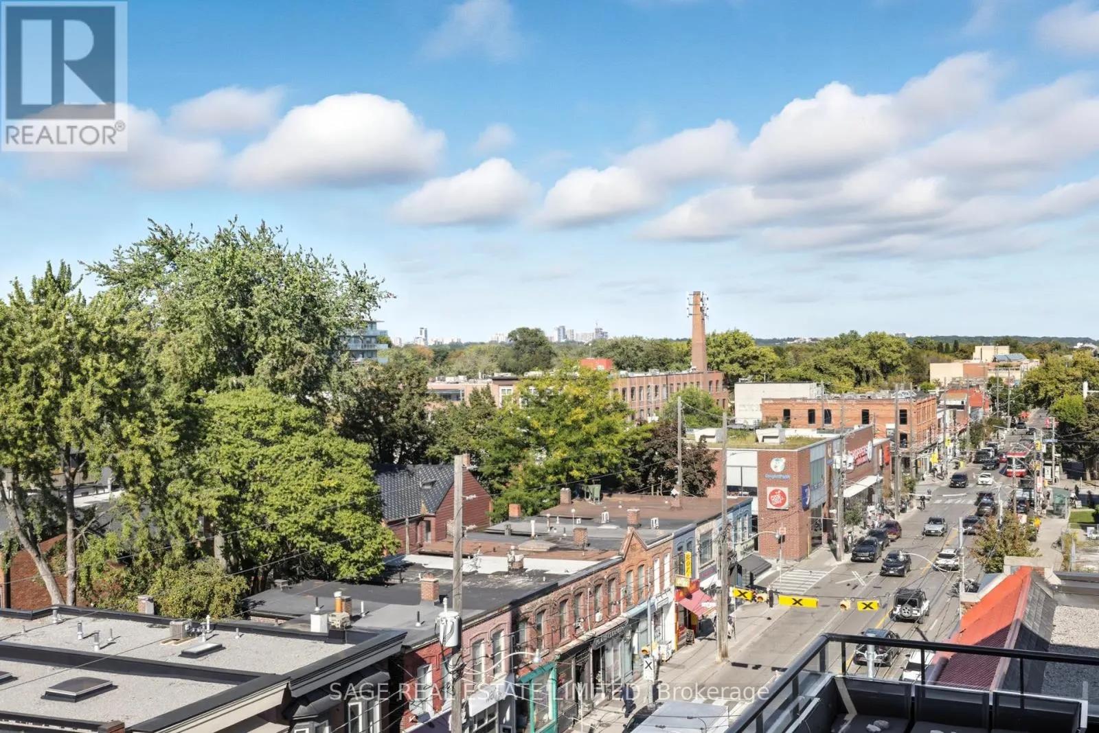 605 - 899 QUEEN STREET E