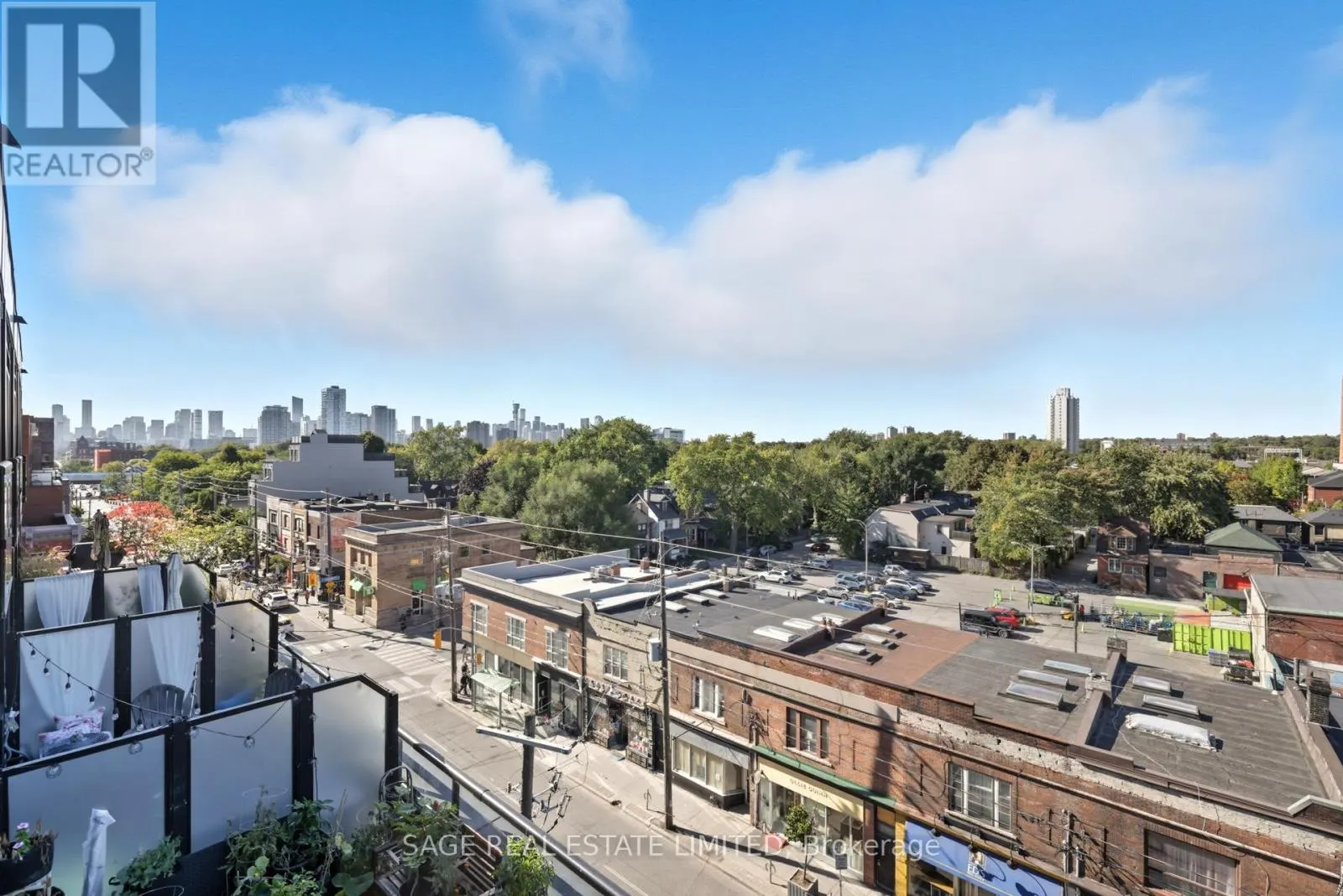 605 - 899 QUEEN STREET E