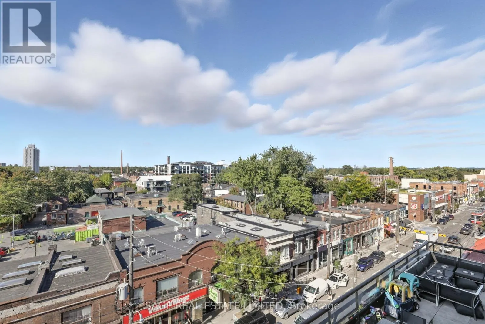 605 - 899 QUEEN STREET E
