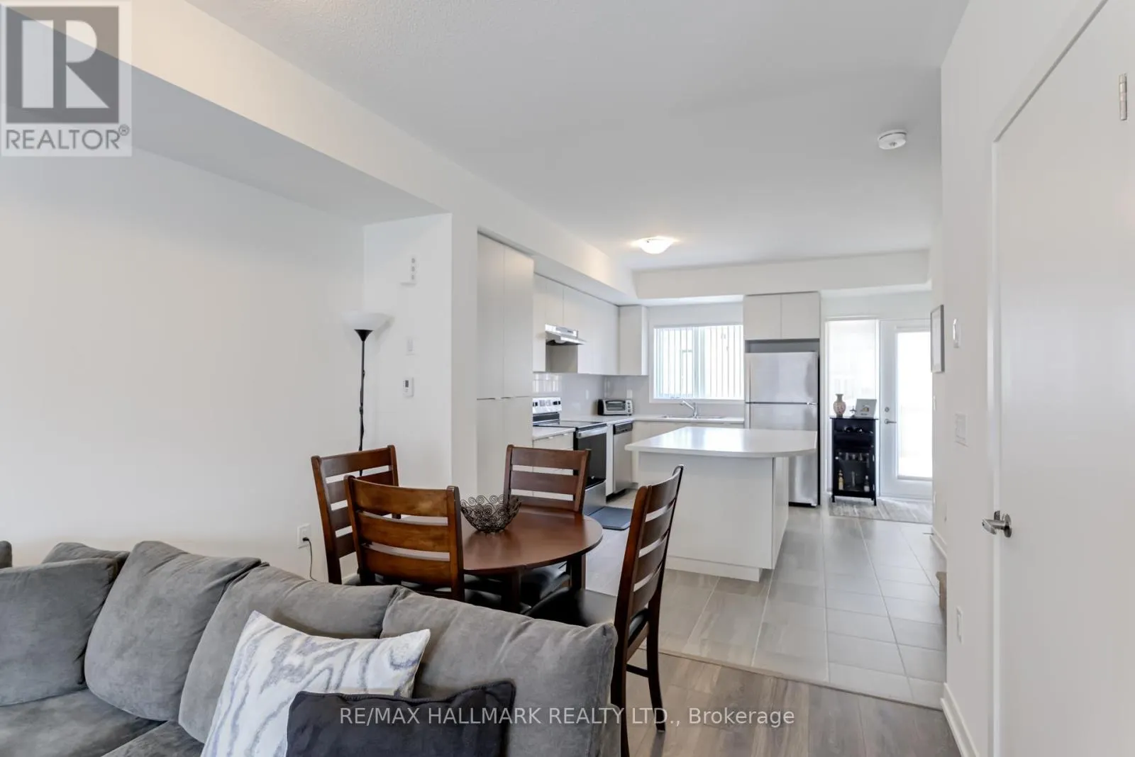 803 - 1525 KINGSTON ROAD