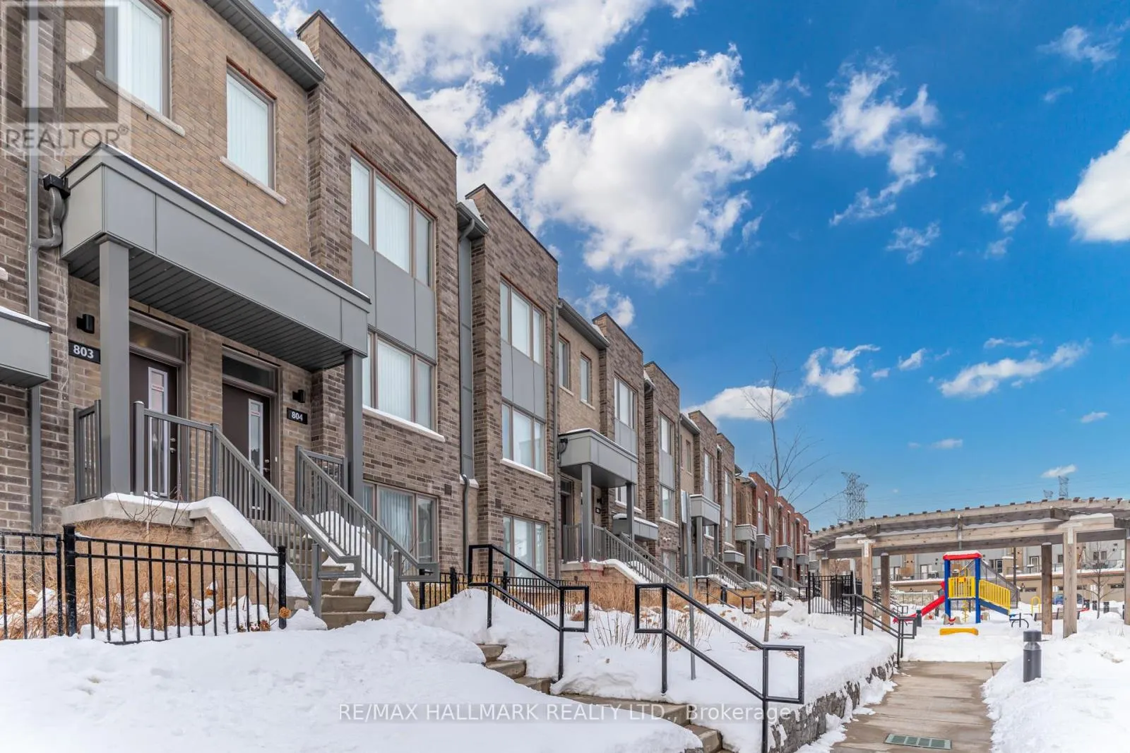 803 - 1525 KINGSTON ROAD