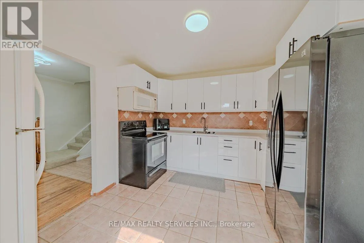108 - 1133 RITSON ROAD N