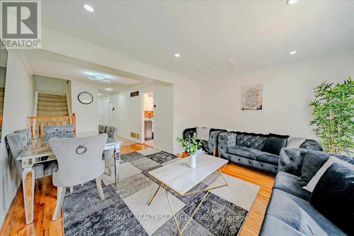 108 - 1133 RITSON ROAD N