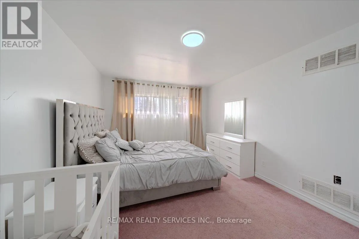 108 - 1133 RITSON ROAD N