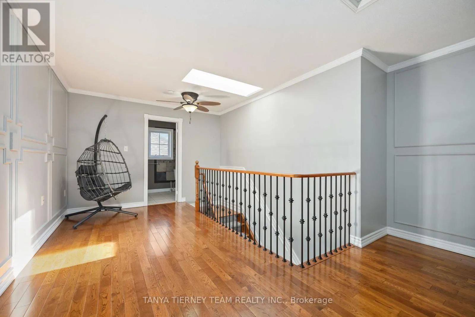 161 CARNWITH DRIVE W