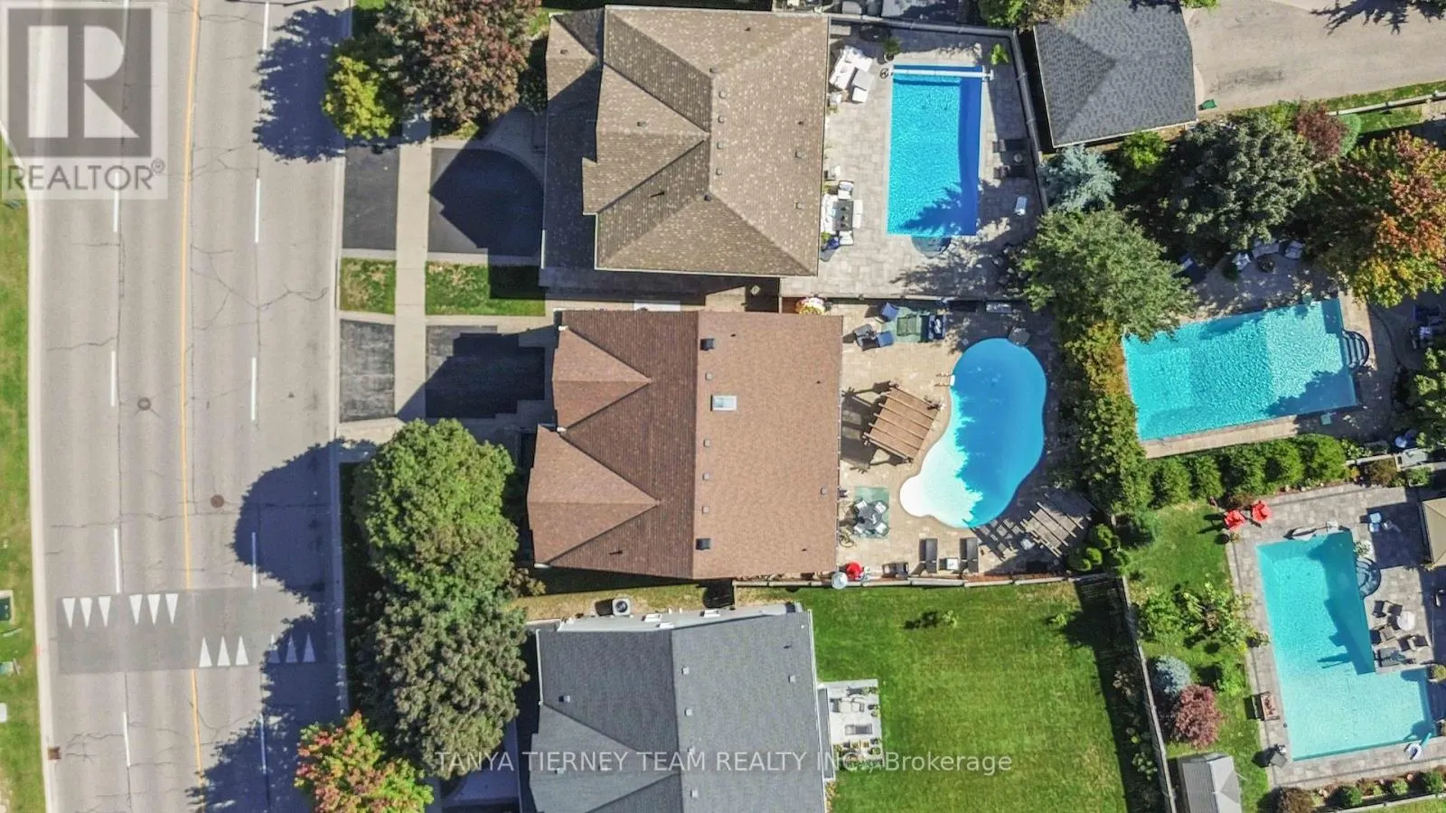 161 CARNWITH DRIVE W