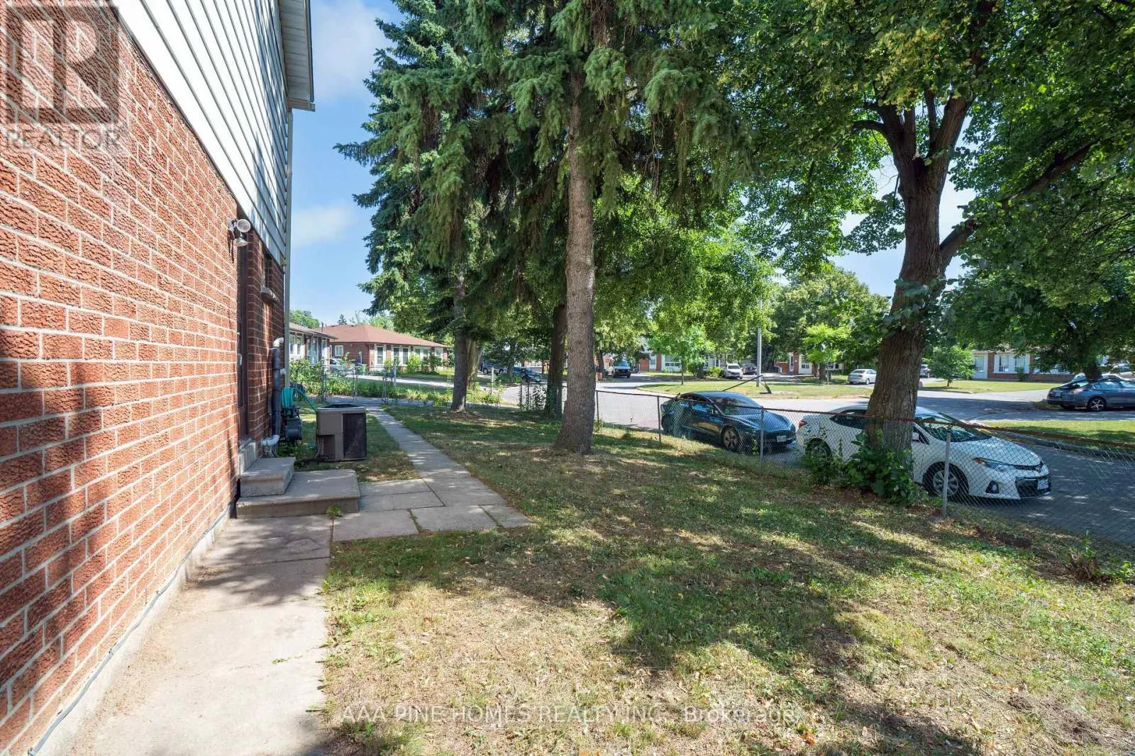 59 BURKWOOD CRESCENT